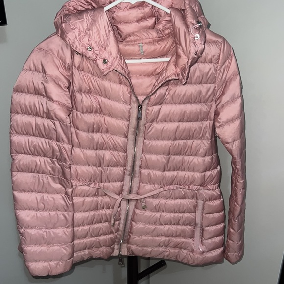 Authentic moncler women’s puffer coat - Picture 3 of 7